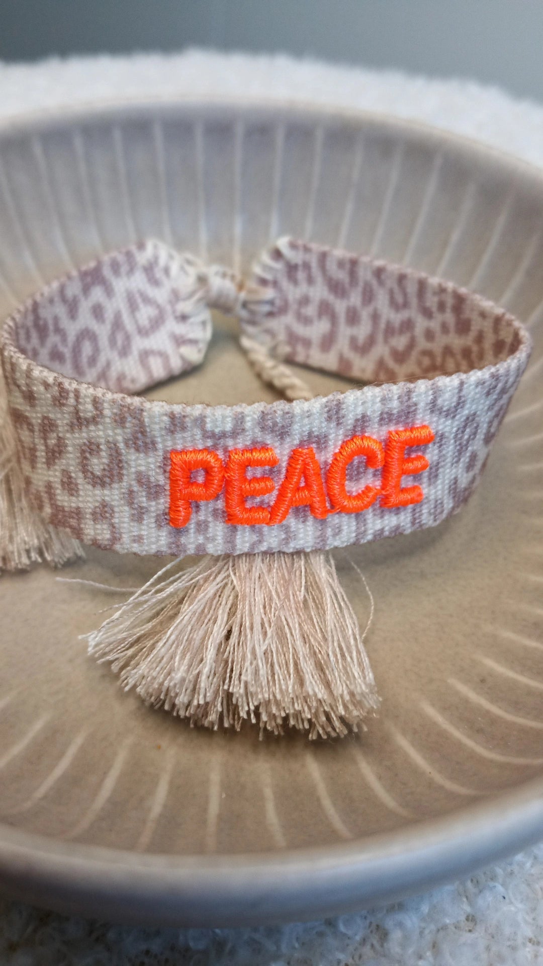 Wunderschönes Armband von parsley&pepper im angesagten Leo-Look
