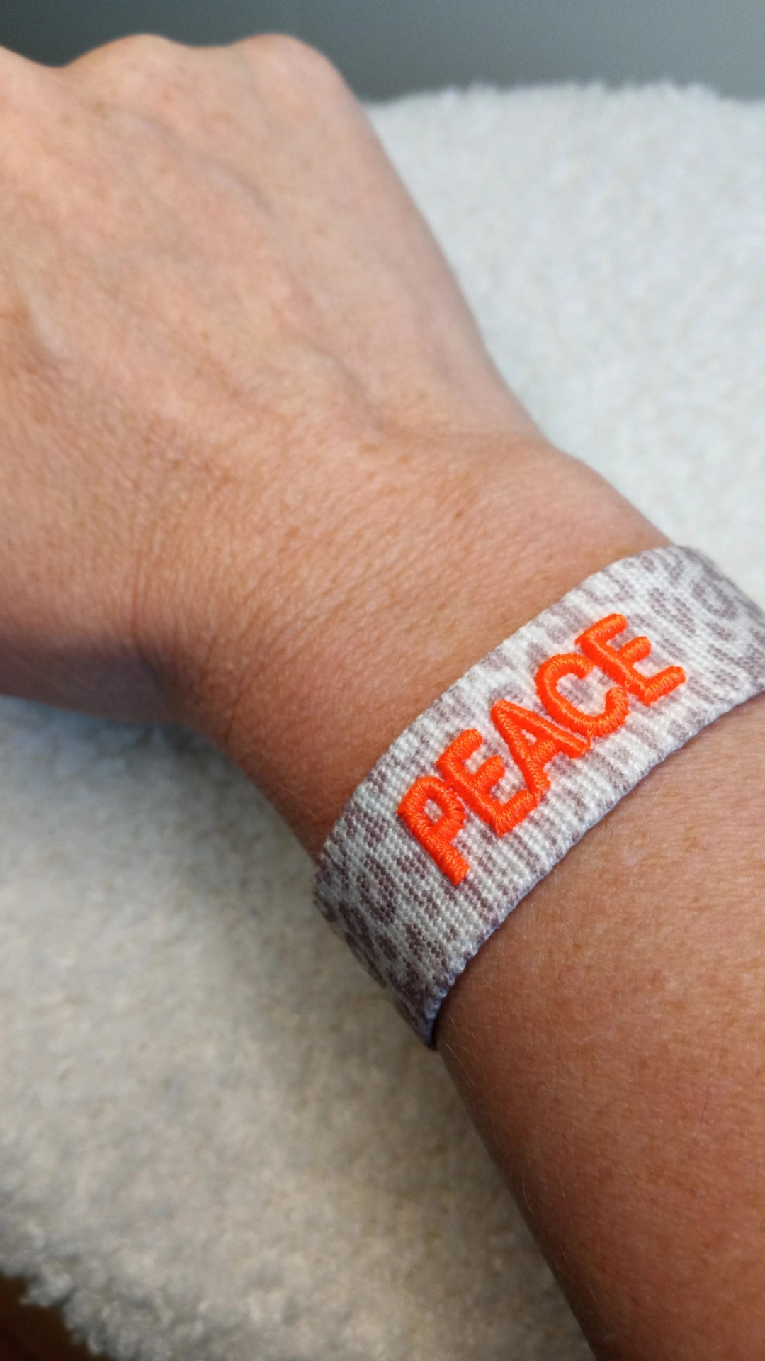 Wunderschönes Armband von parsley&pepper im angesagten Leo-Look