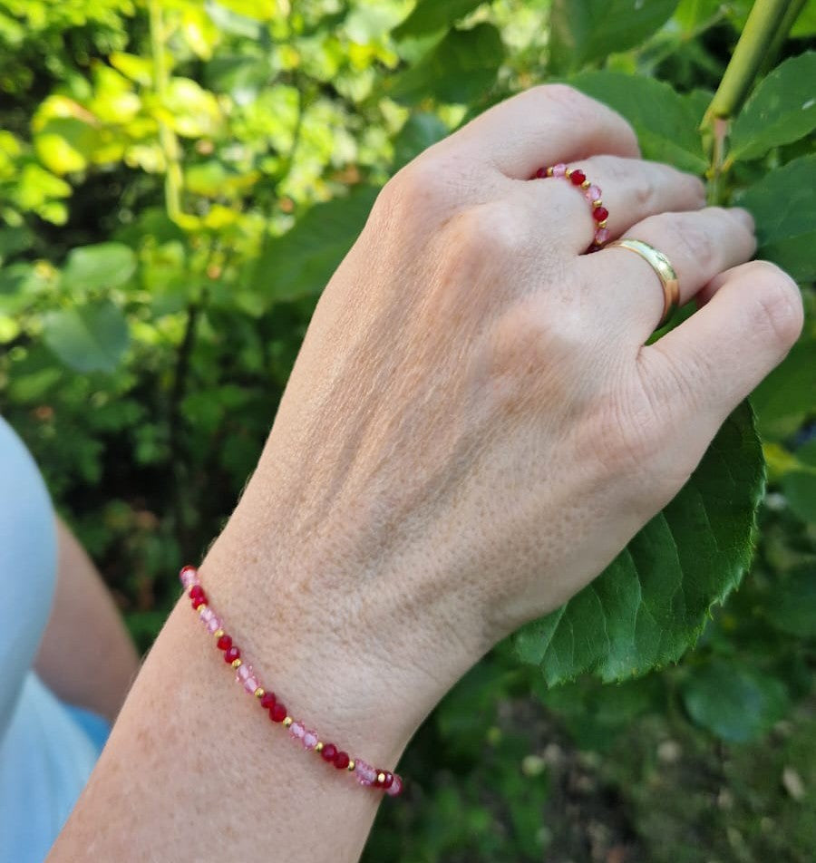 Wunderschönes pink-rotes Armband von Mable