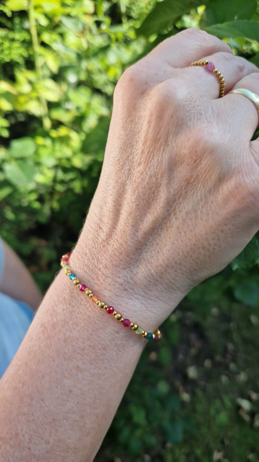 Farbenfrohes filigranes Armband von Mable