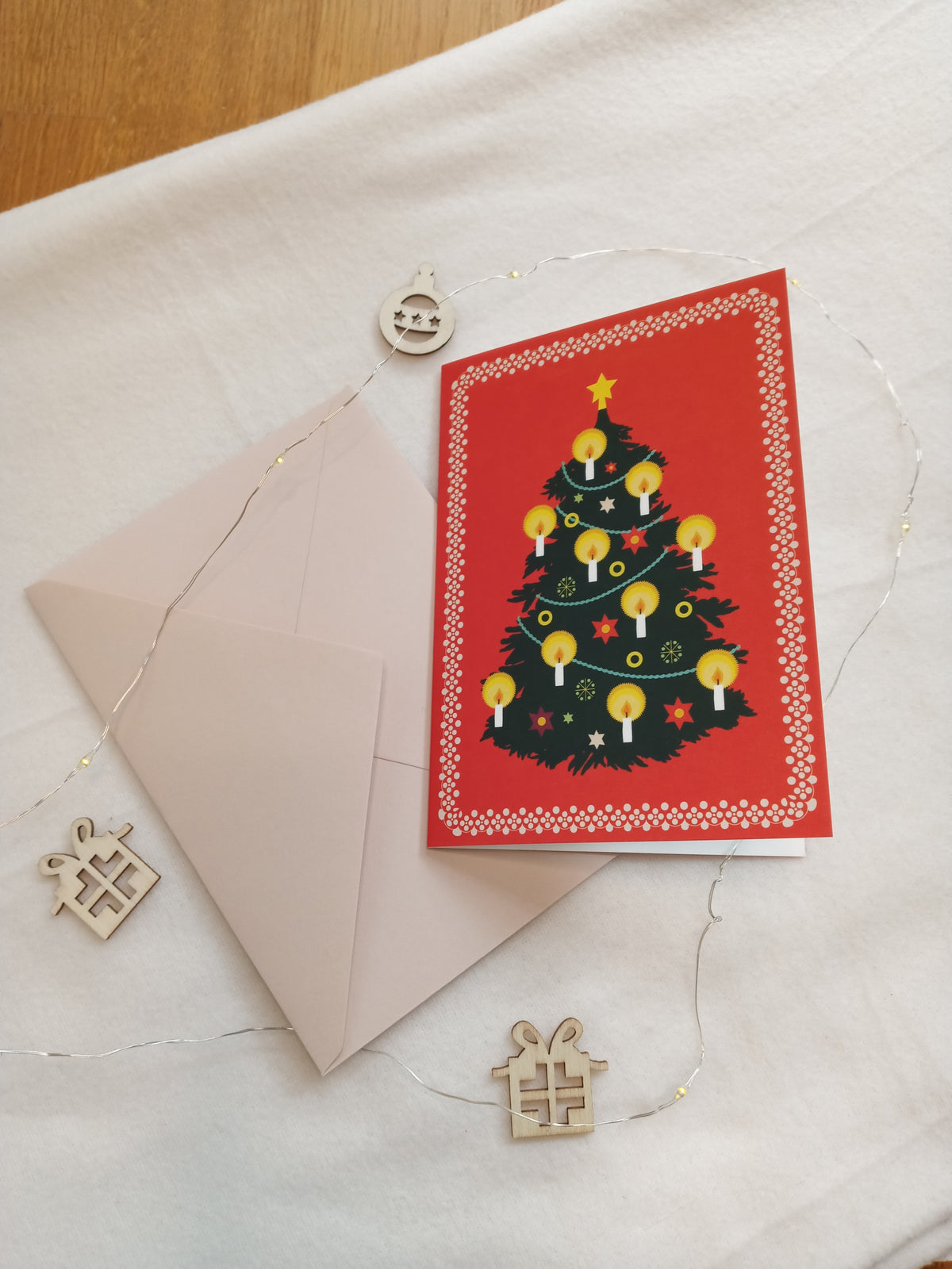 Zauberhafte Weihnachtsklappkarte mit Weihnachtsbaummotiv