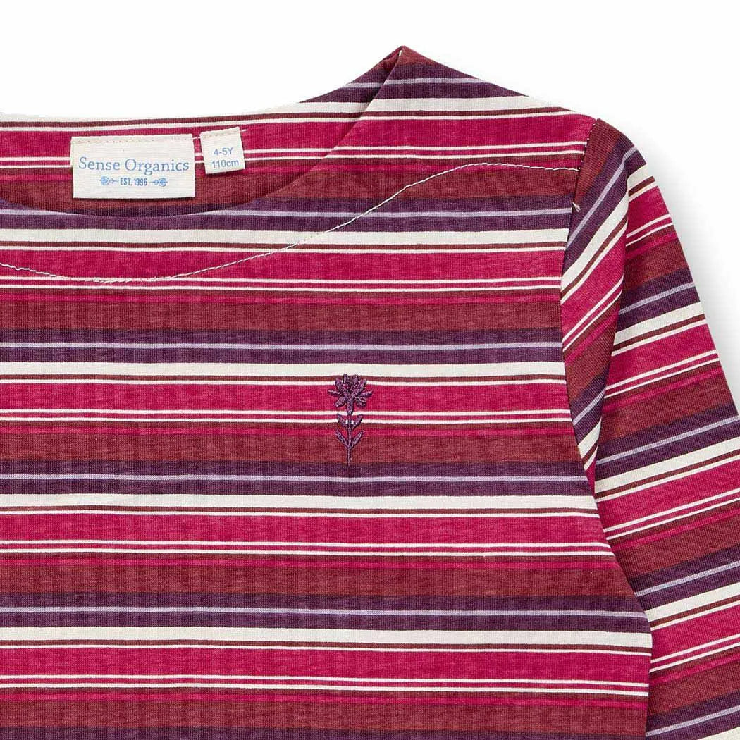 Gemütliches Kindershirt in Beerentönen geringelt von Sense Organics aus gotszertifizierter Biobaumwolle