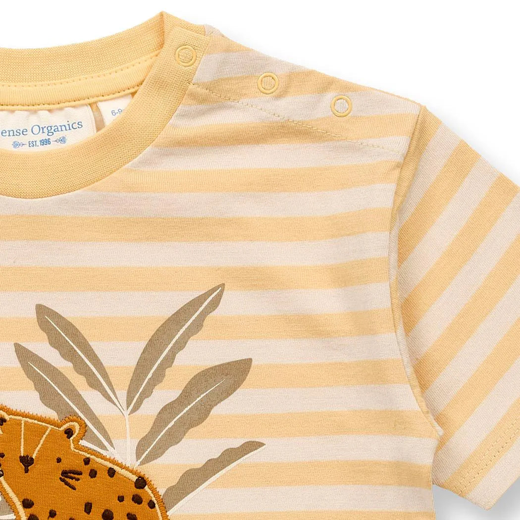 Niedliches Baby T-Shirt butterblumengelb-weiß geringelt mit Leoparden Stickerei von Sense Organics