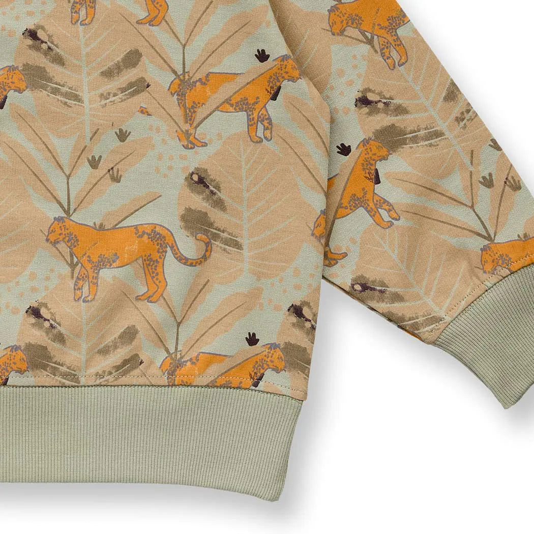 Süßes Sweatshirt mit Leoparden Dschungel Print aus gotszertifizierter Biobaumwolle