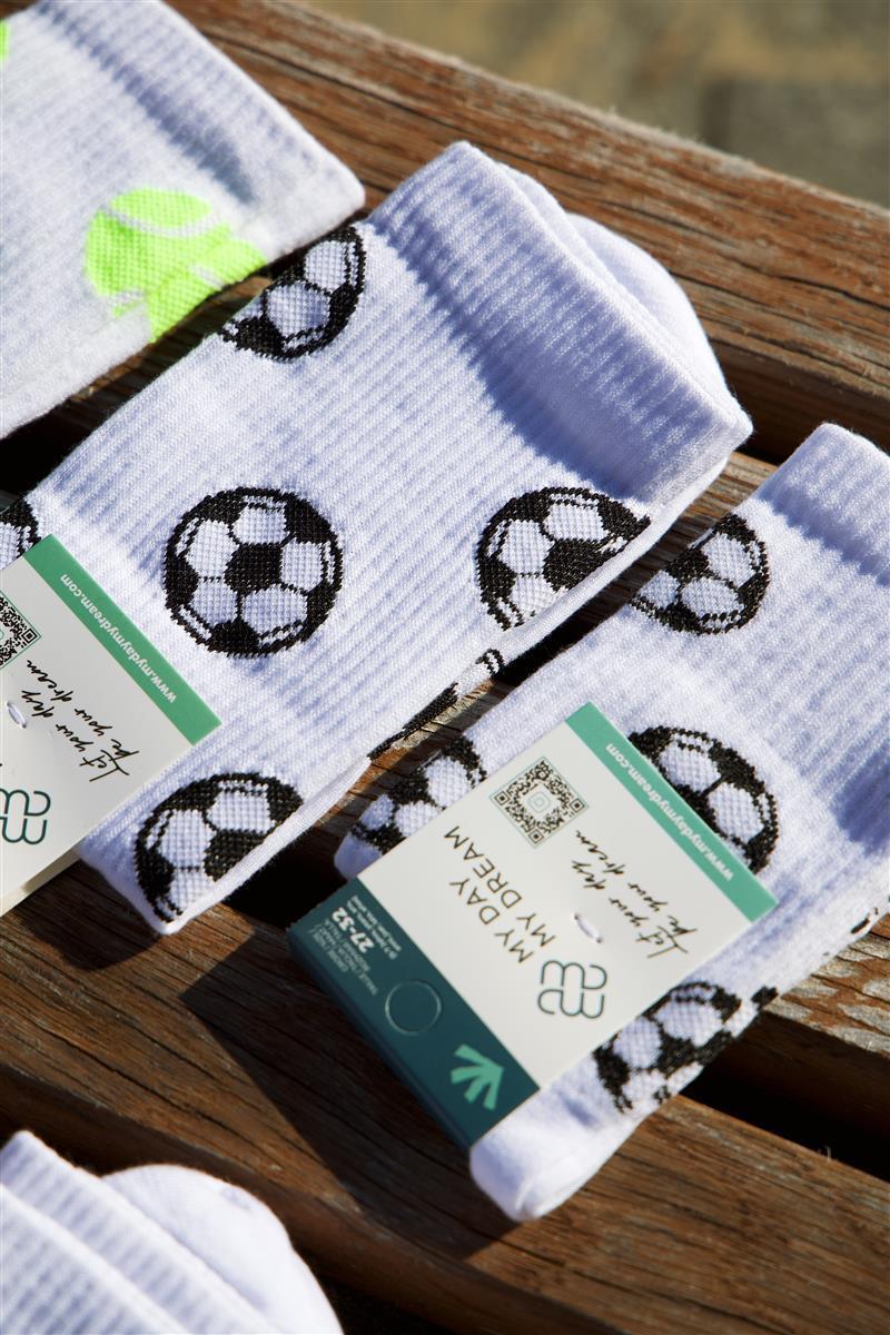 Coole Socken mit Fußball Motiv für fußballbegeisterte Kids