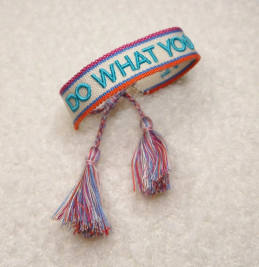 Stylishes DO WHAT YOU LOVE Statement Armband für Damen von parsley&pepper