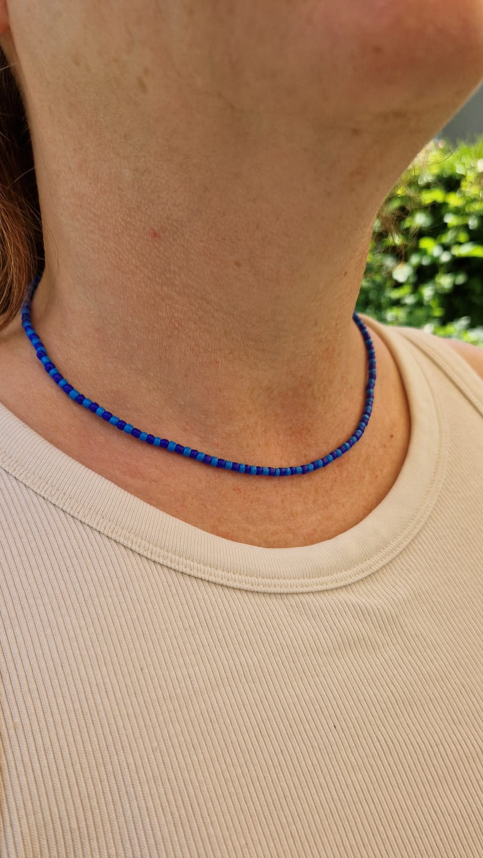 Zauberhafte handgemachte filigrane Ketten in den Varianten Pfirsich/Flieder und Blau