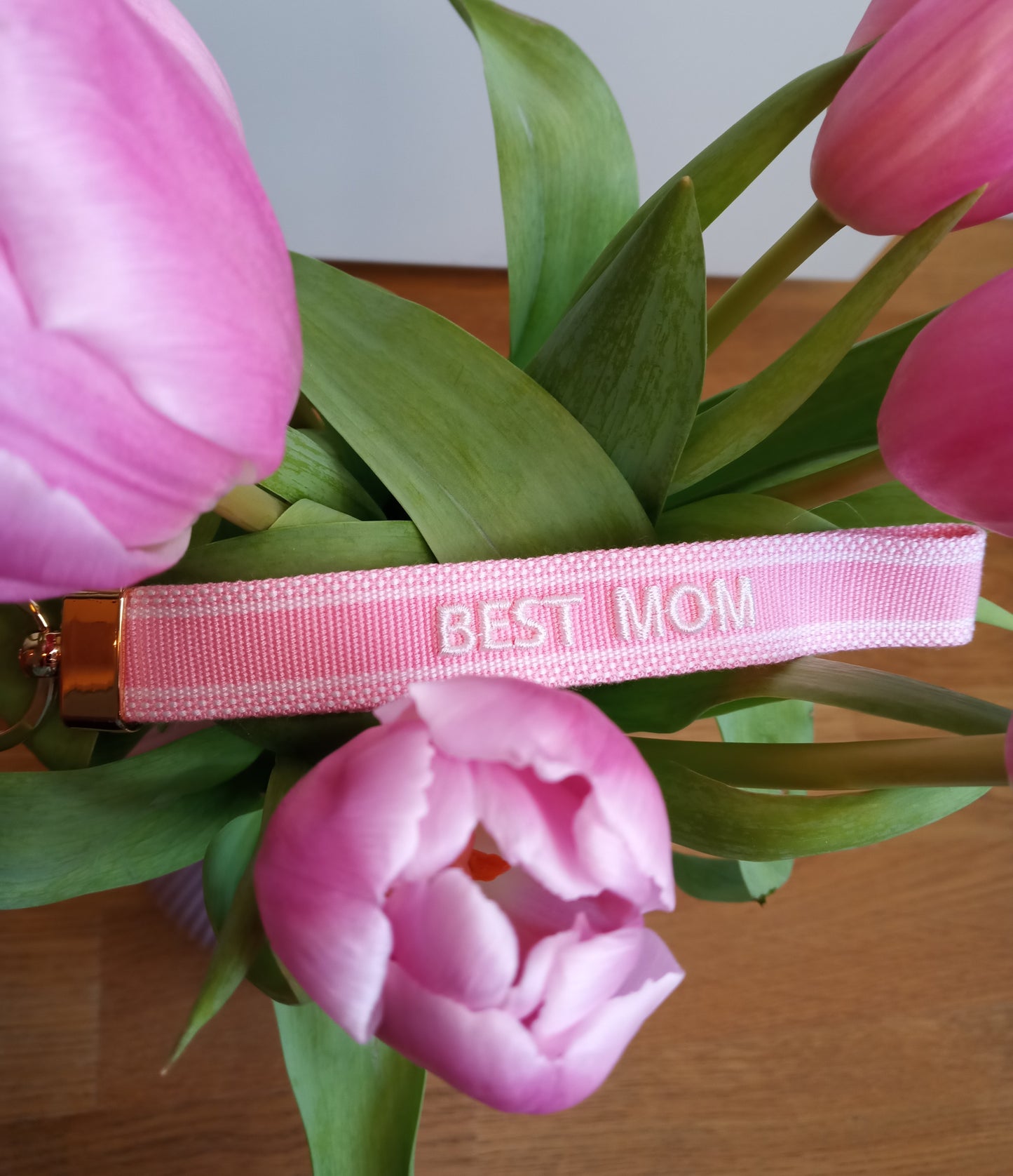Wunderschöner rosafarbener Best Mom Schlüsselanhänger von parsley&pepper
