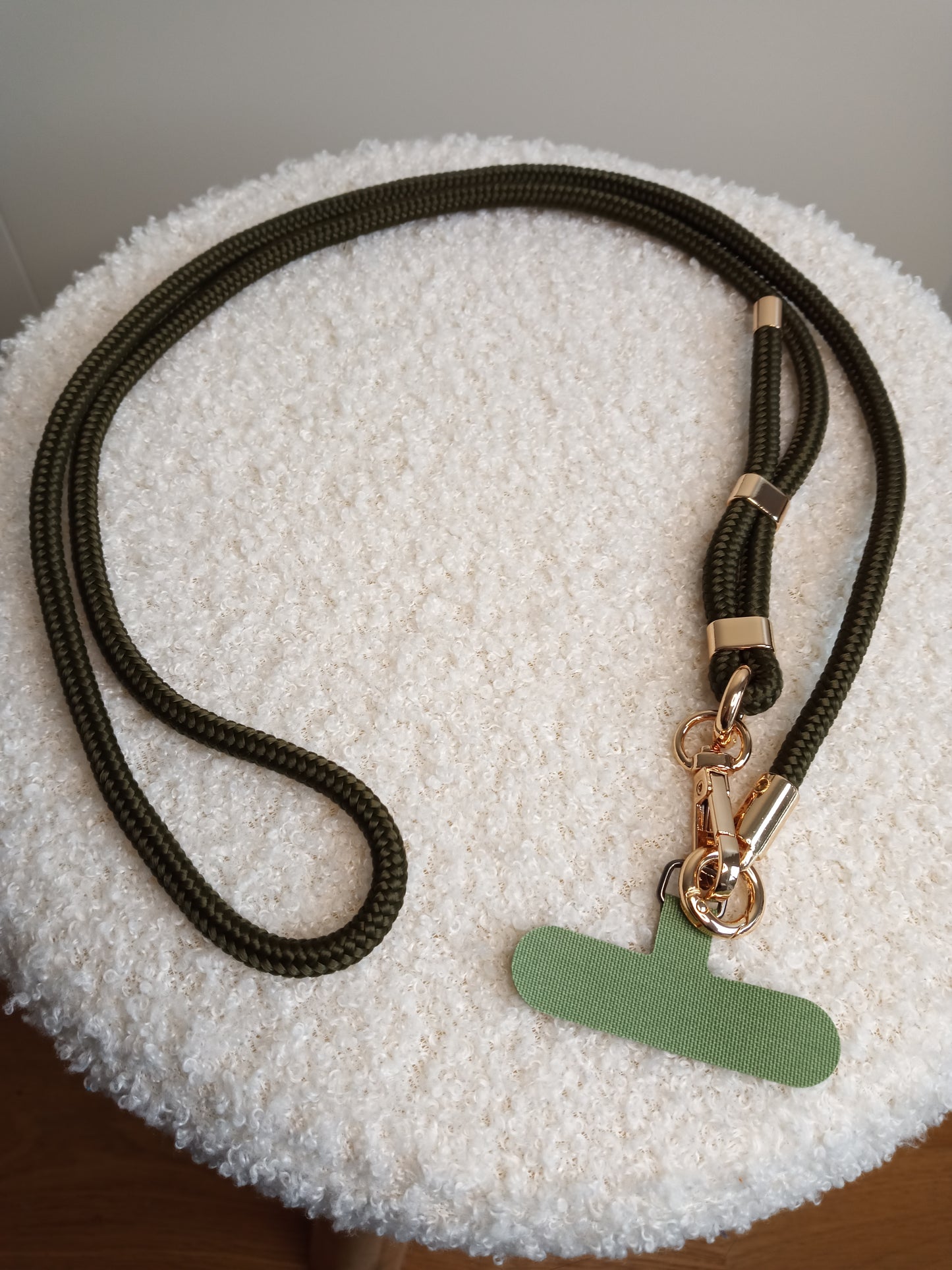 Dunkelgrüne Handykette von parsley&pepper