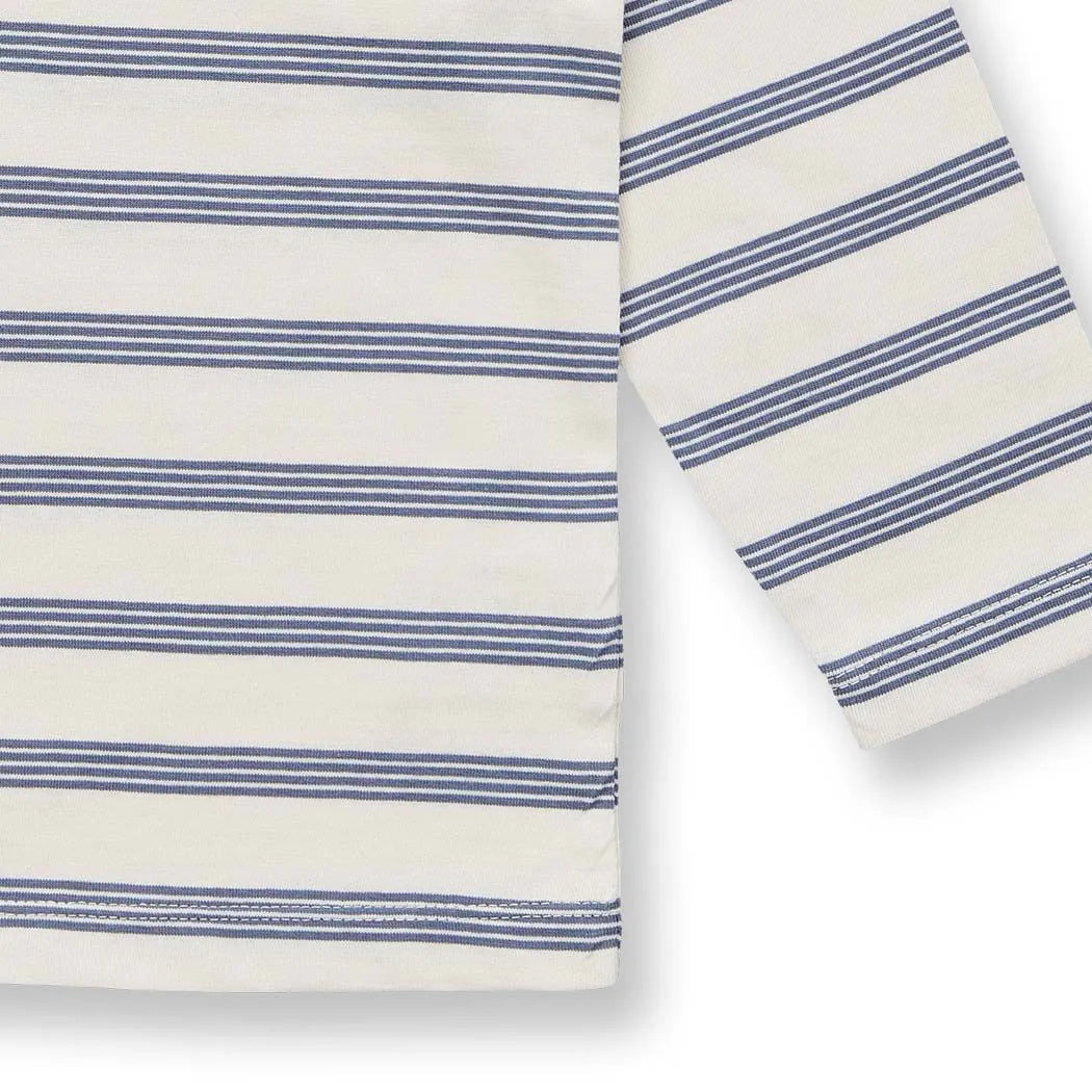 Blau-weiß geringeltes Kindershirt von Sense Organics mit Fuchs Stickerei