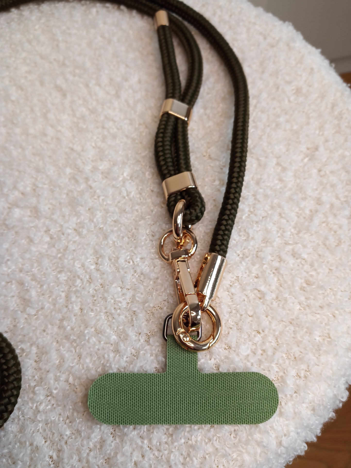 Dunkelgrüne Handykette von parsley&pepper