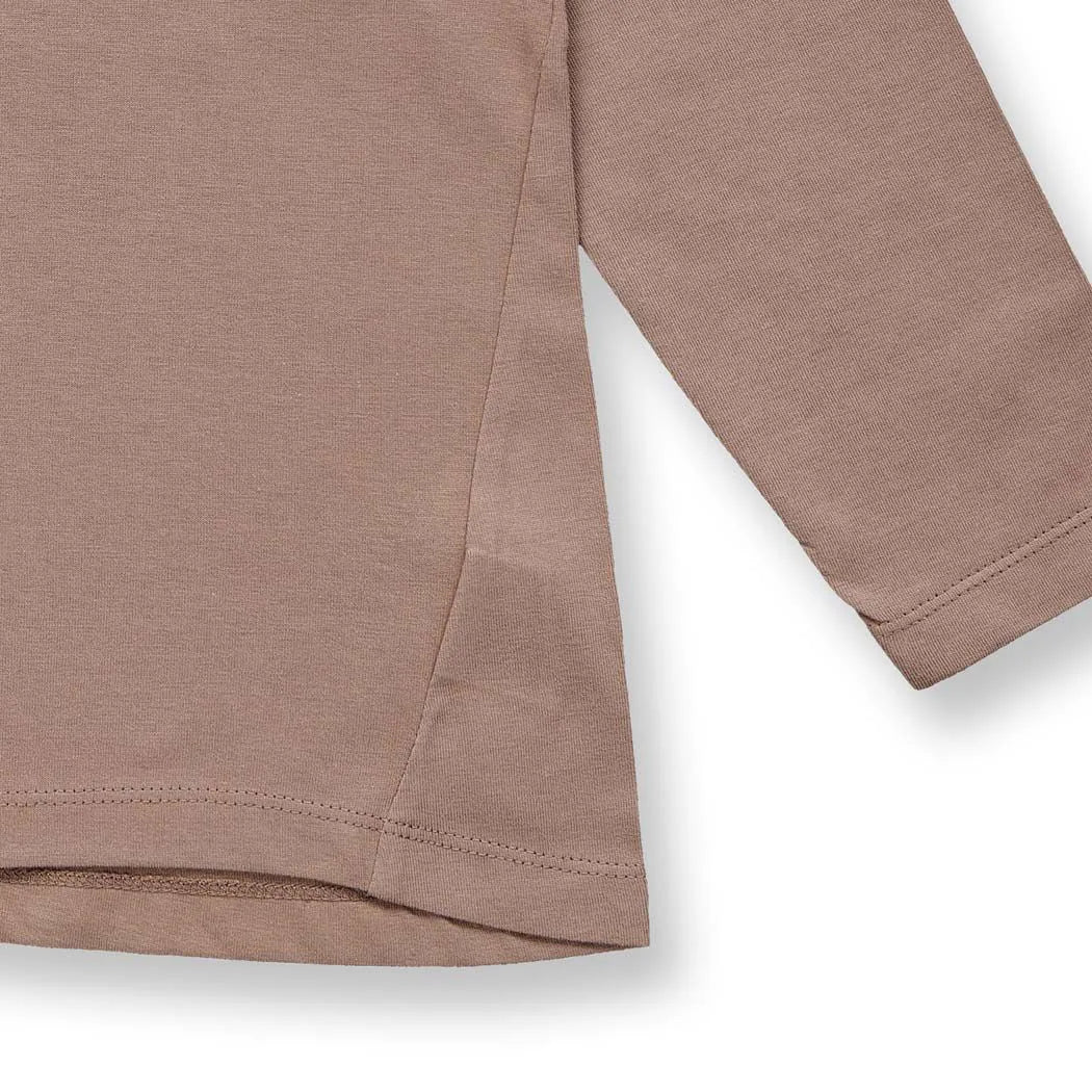 Kuschelweiches Shirt von Sense Organics aus gotszertifizierter Biobaumwolle mit hochwertiger Blümchenstickerei