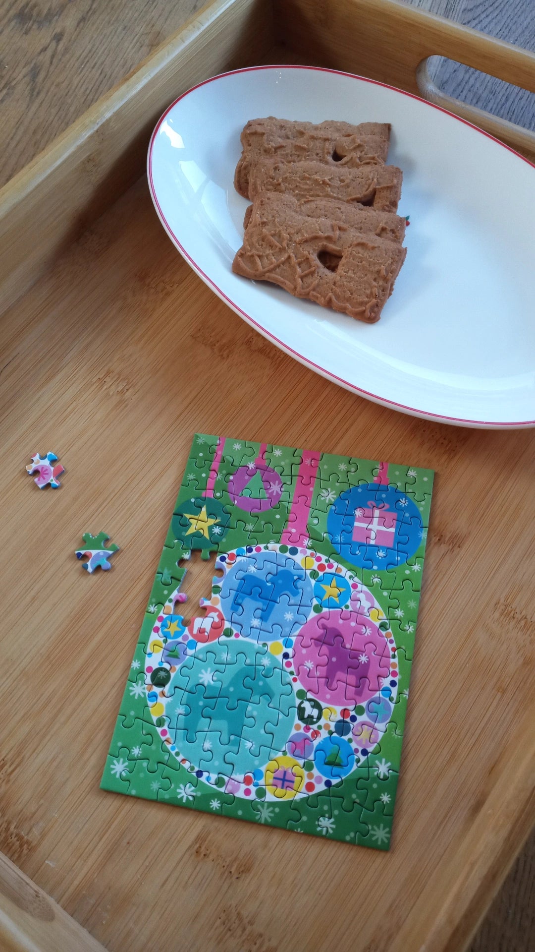 Weihnachtliches Mini Puzzle mit Weihnachtskugeln und Dala Pferden von Sunshine Puzzles